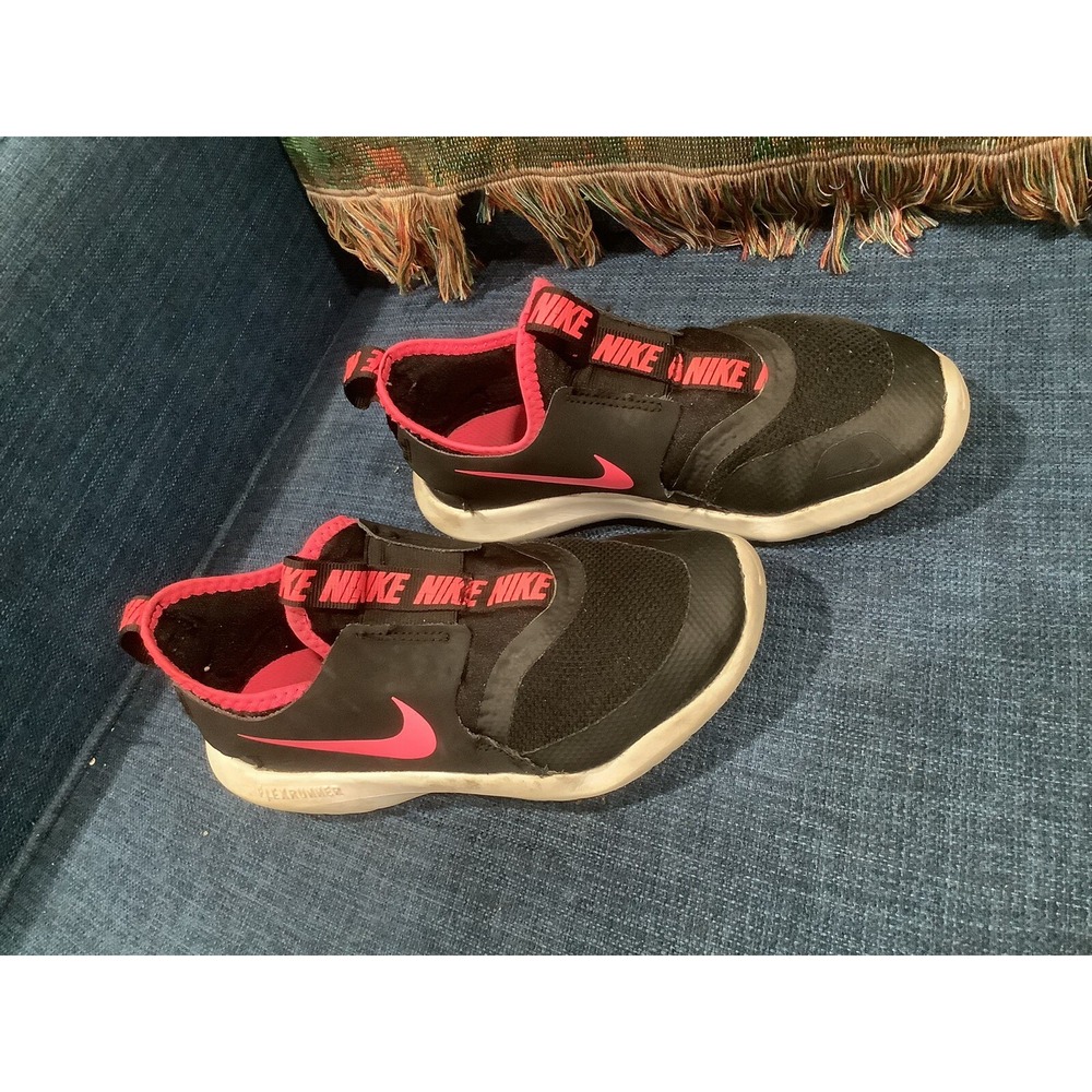 NIKE FLEX RUNNER KIDS SLIP ON SHOES (SIZE 1Y BLACK & PINK ~ EUC Sneakers